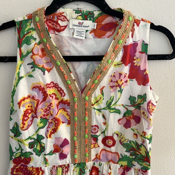 EUC Vineyard Vines Beaded White and Bright Floral Cotton Dress Size 2 - Picture 2 of 3